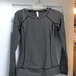 Lululemon fitted women’s long sleeve strip shirt